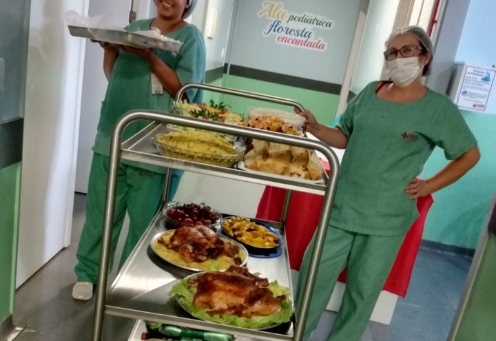 Foto Pacientes da Saúde Mental ganham almoço natalino